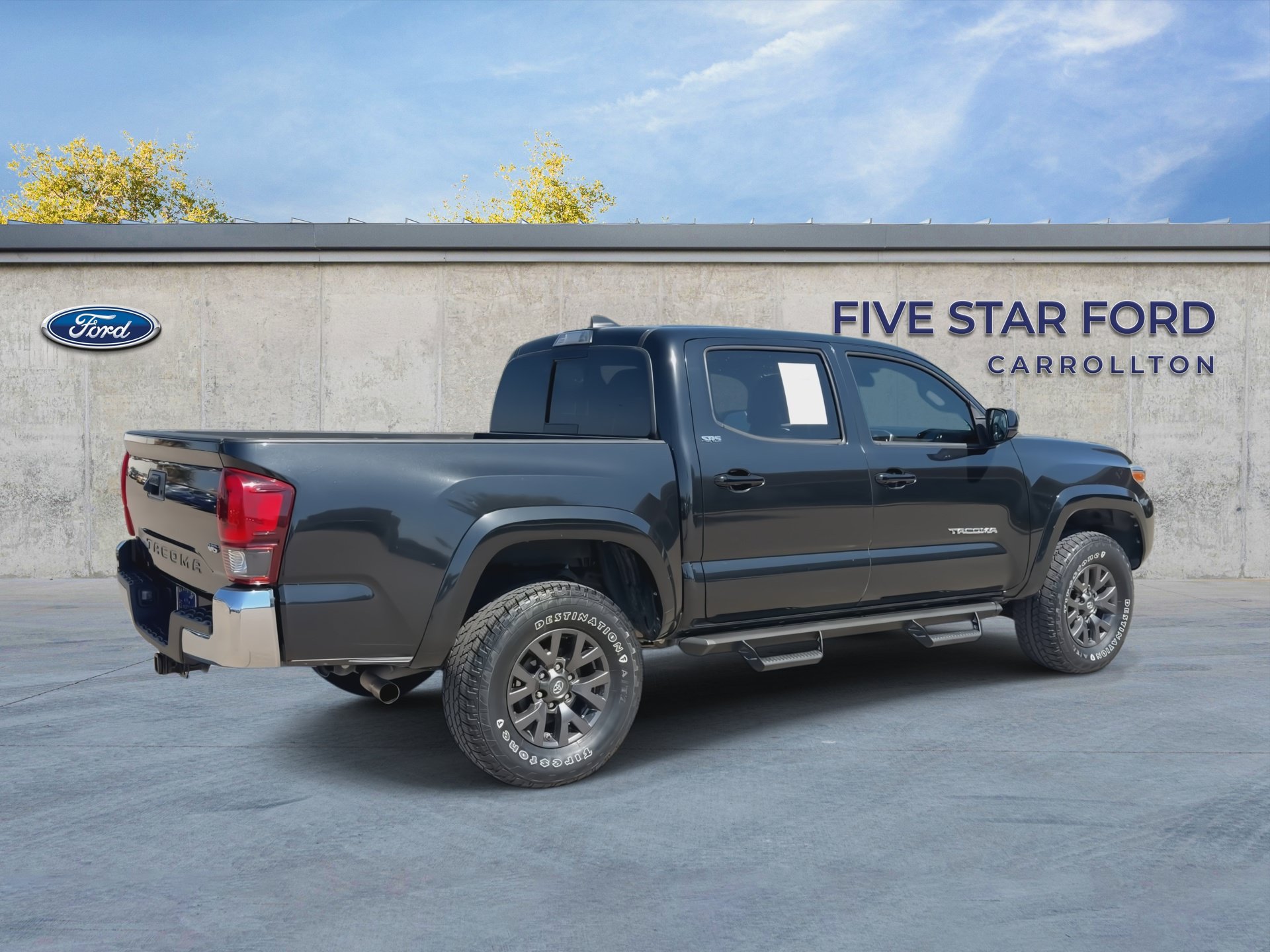 Used 2020 Toyota Tacoma SR5 RWD image 8