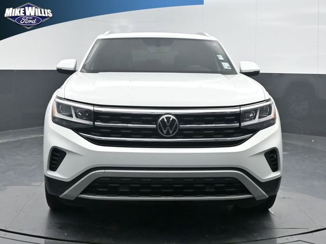 Used 2023 Volkswagen Atlas Cross Sport SE w/ Panoramic Sunroof Package FWD image 2