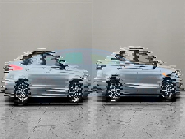 Certified 2020 Ford Fusion SE image 13