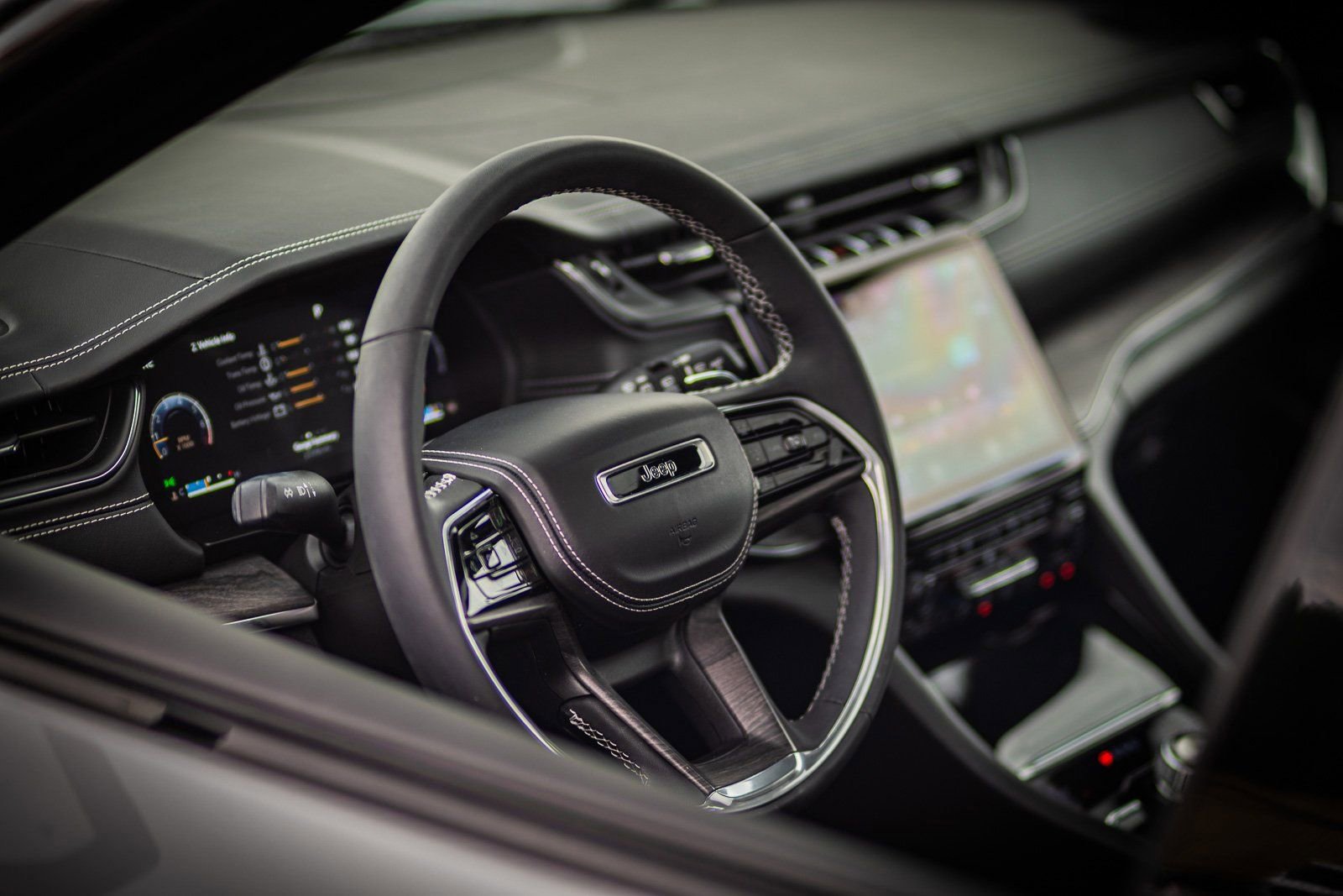 Used 2023 Jeep Grand Cherokee L Overland w/ Rear Seat Video Group I image 34