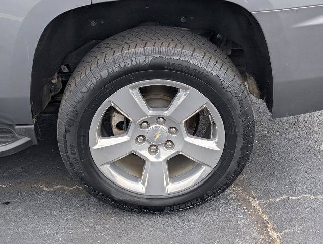 Used 2019 Chevrolet Tahoe LT w/ Luxury Package RWD image 26