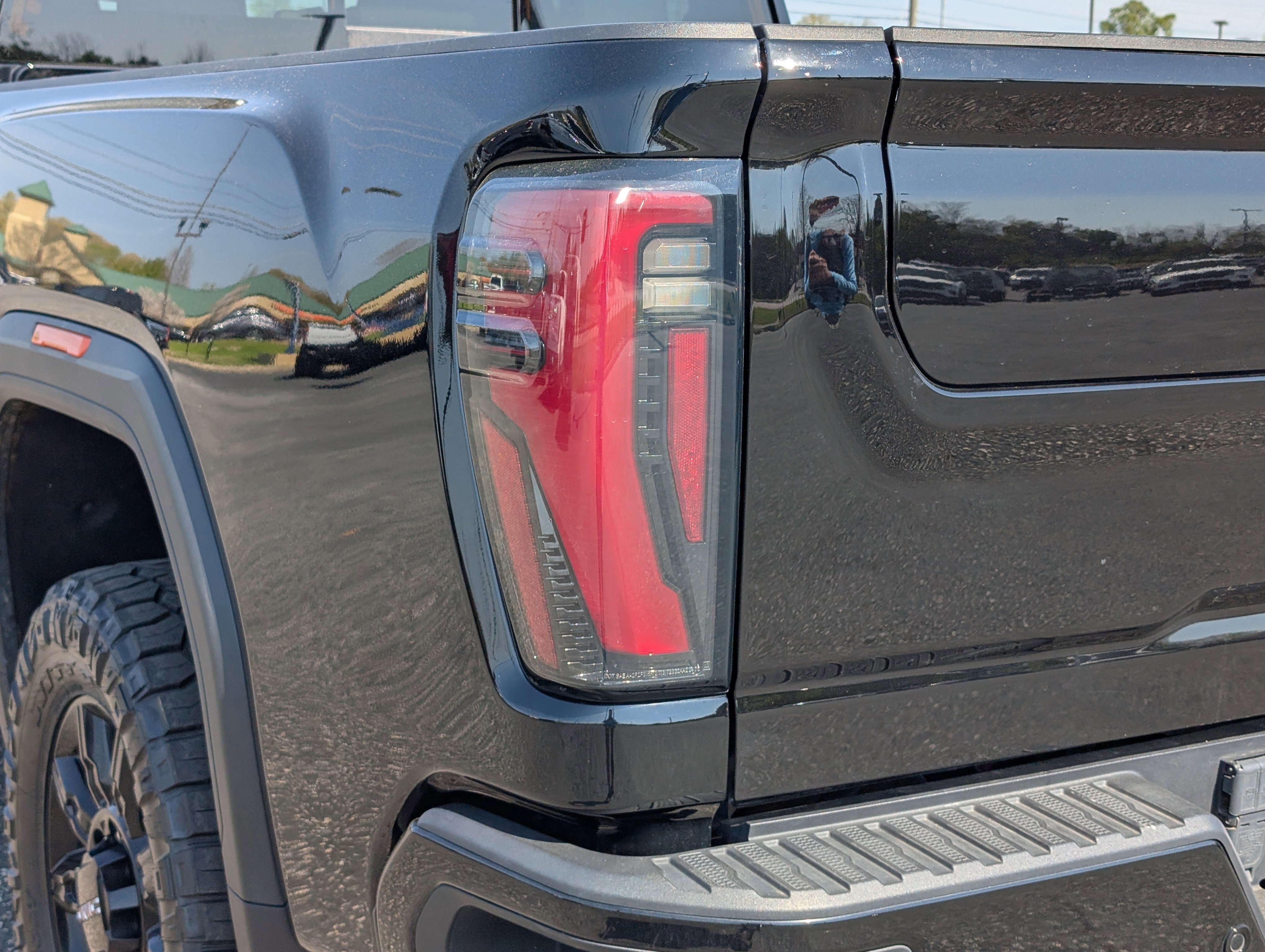 Used 2024 GMC Sierra 2500 AT4 w/ AT4 Premium Plus Package AWD/4WD image 14