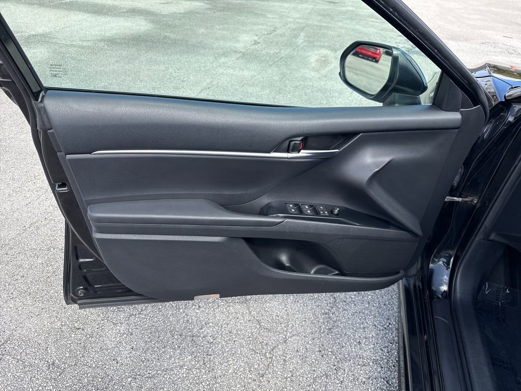 Used 2018 Toyota Camry SE image 13