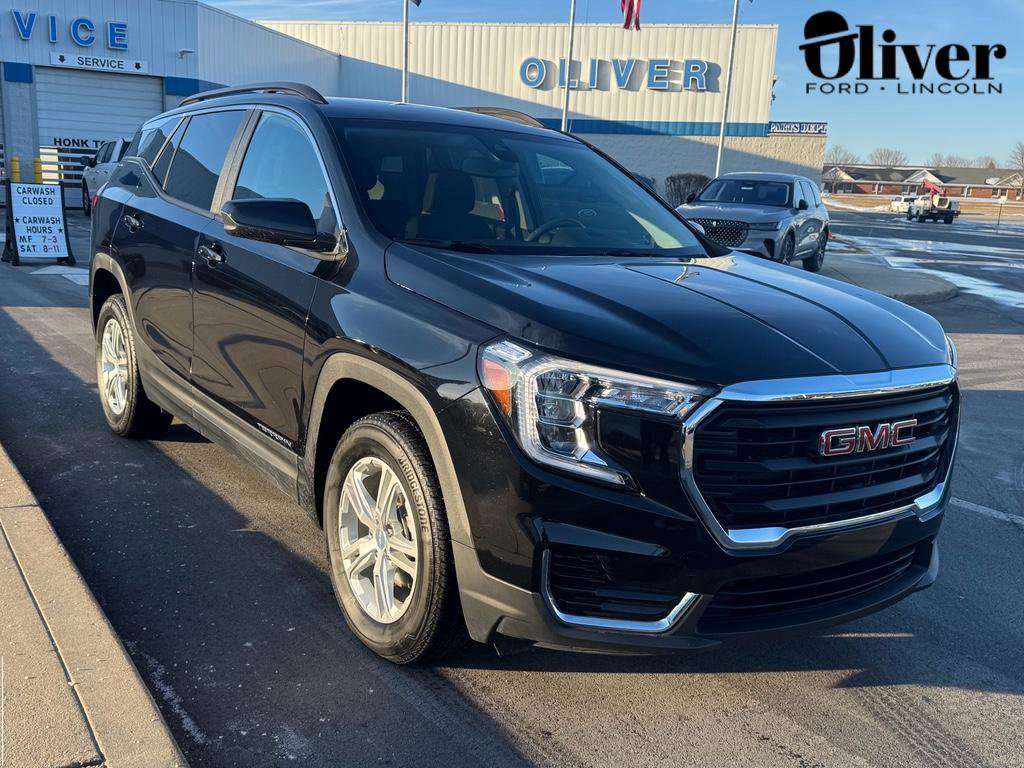 Used 2023 GMC Terrain SLE w/ Driver Convenience Package image 6