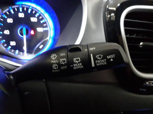 Used 2025 Chrysler Pacifica Select FWD image 18