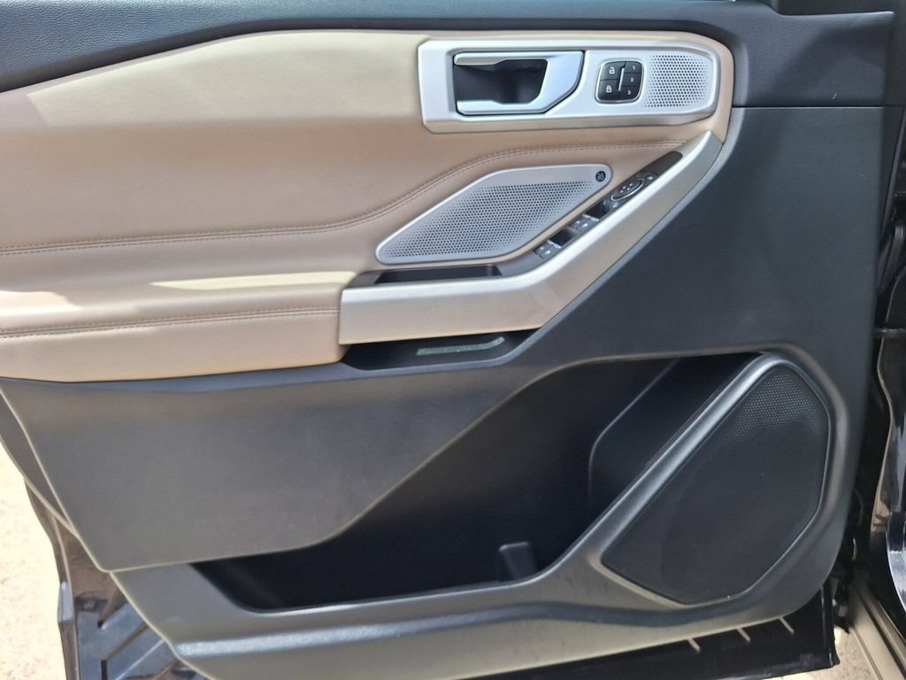 Certified 2023 Ford Explorer Limited w/ Limited Technology Package RWD image 35