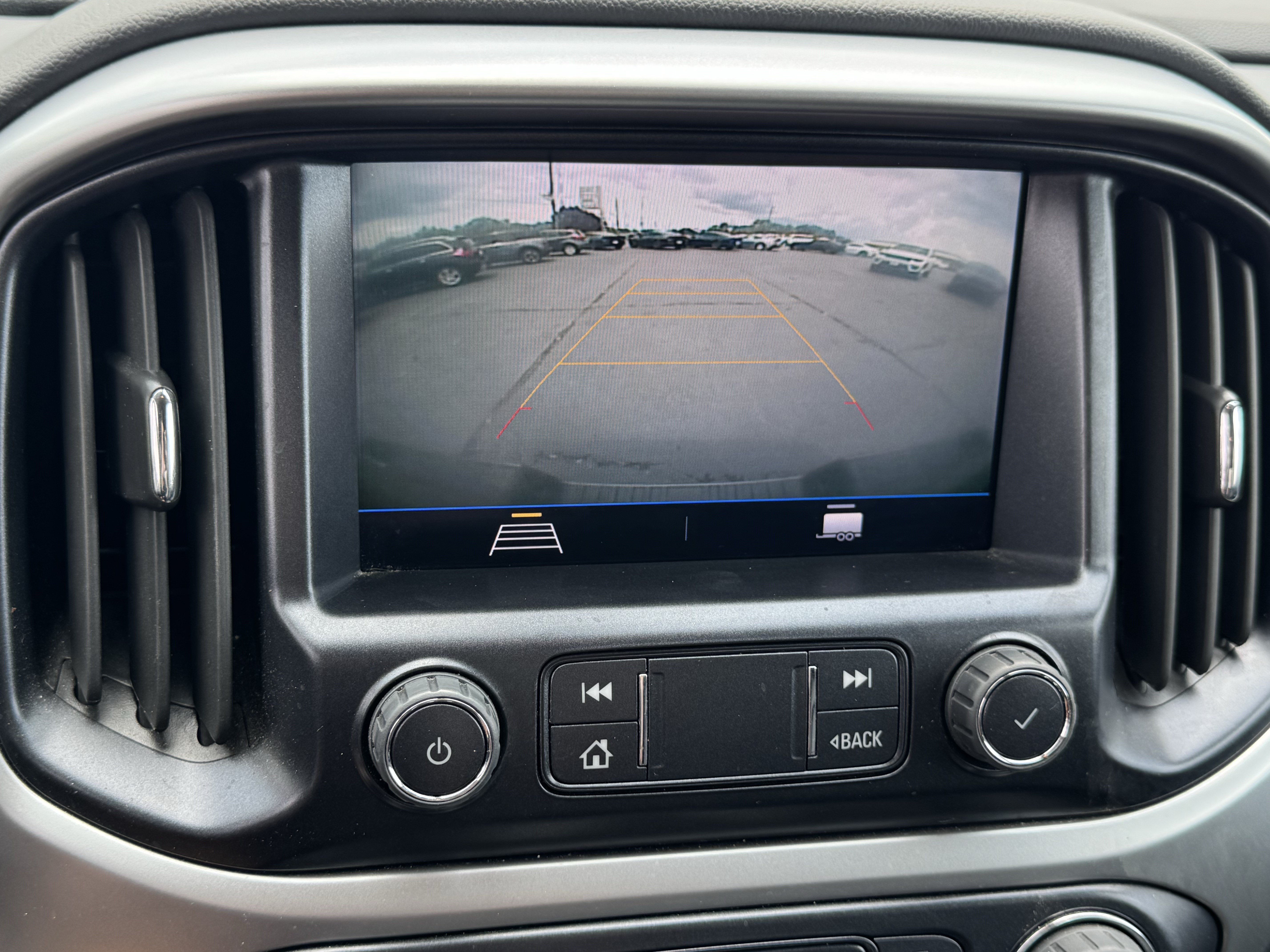 Used 2022 Chevrolet Colorado LT w/ Luxury Package RWD image 27