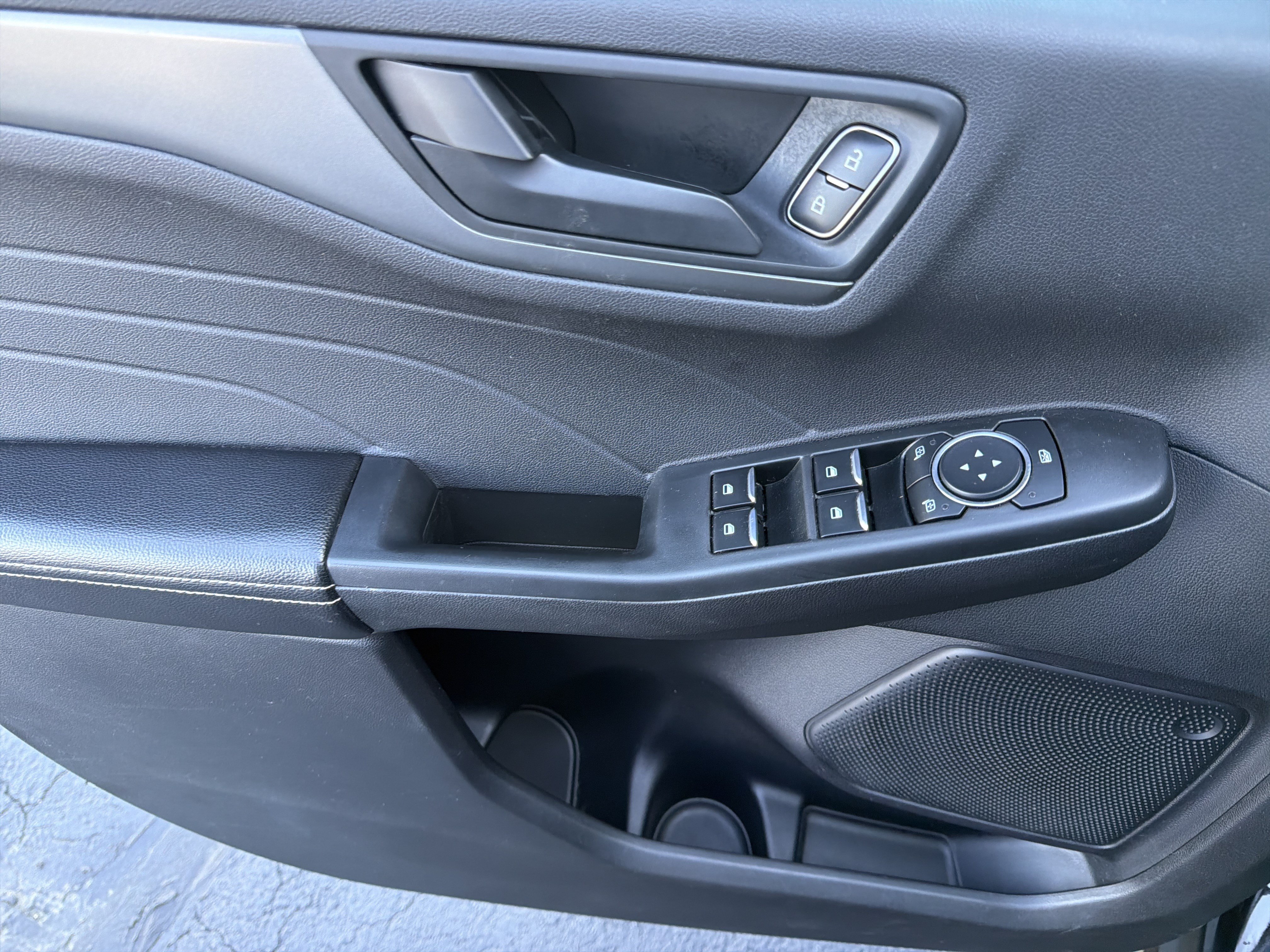 Certified 2023 Ford Escape Active AWD/4WD image 18