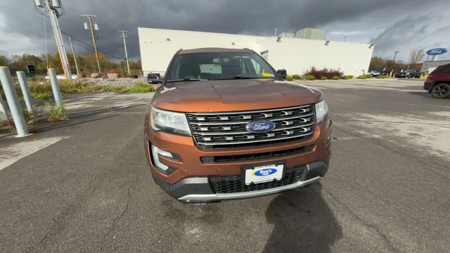 Certified 2017 Ford Explorer XLT w/ Equipment Group 202A image 3