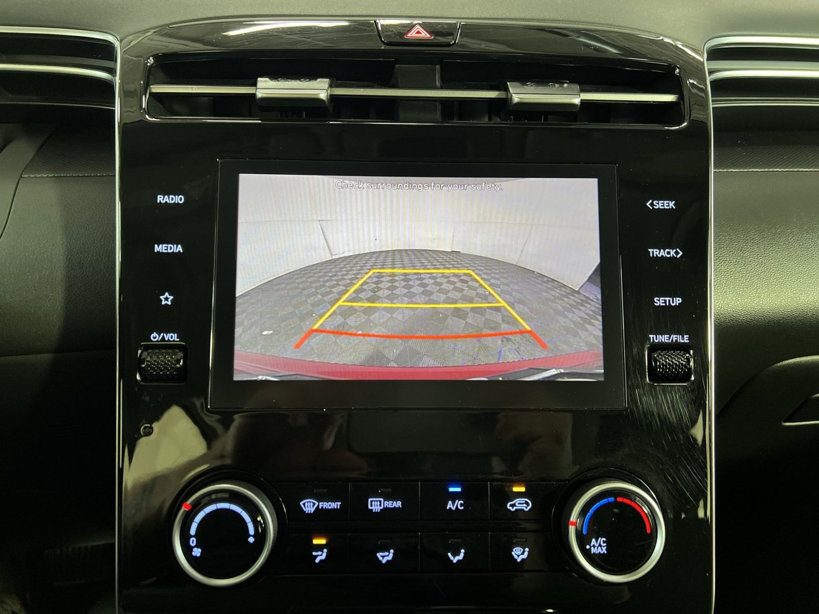 Used 2024 Hyundai Tucson SE AWD/4WD image 16