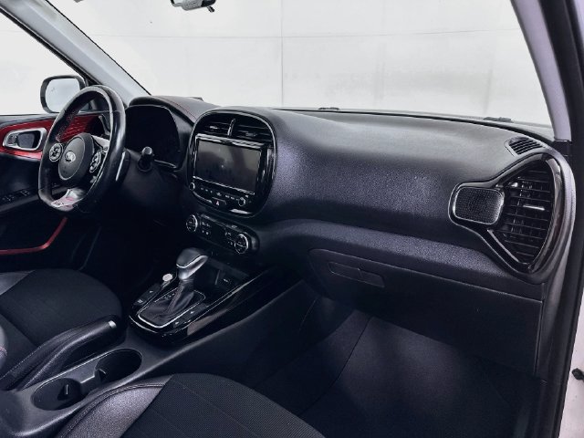 Used 2020 Kia Soul GT-Line Turbo FWD image 36