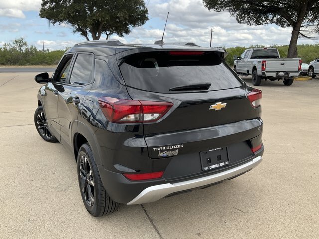 Used 2023 Chevrolet TrailBlazer LT w/ Convenience Package FWD image 14