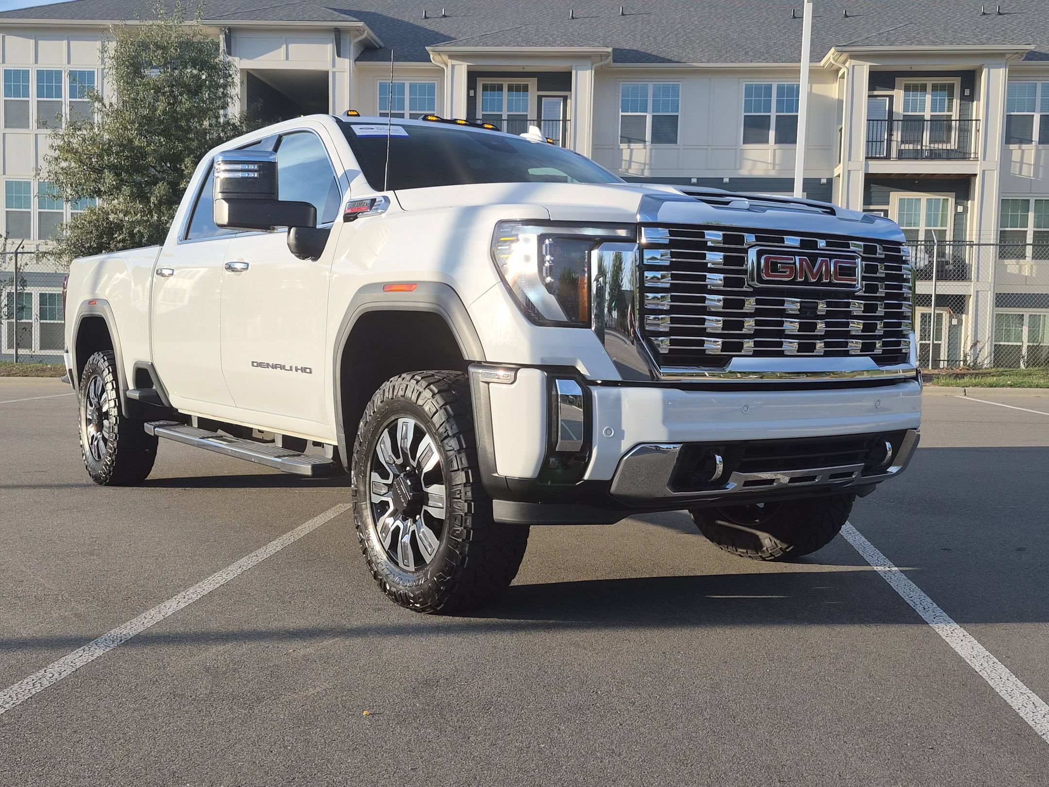Used 2024 GMC Sierra 2500 Denali w/ Technology Package AWD/4WD image 1