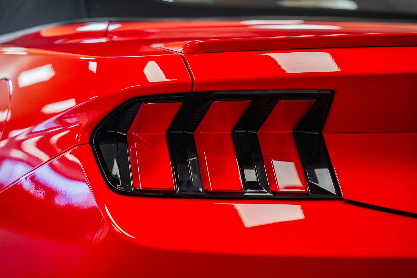 Certified 2025 Ford Mustang Premium image 7