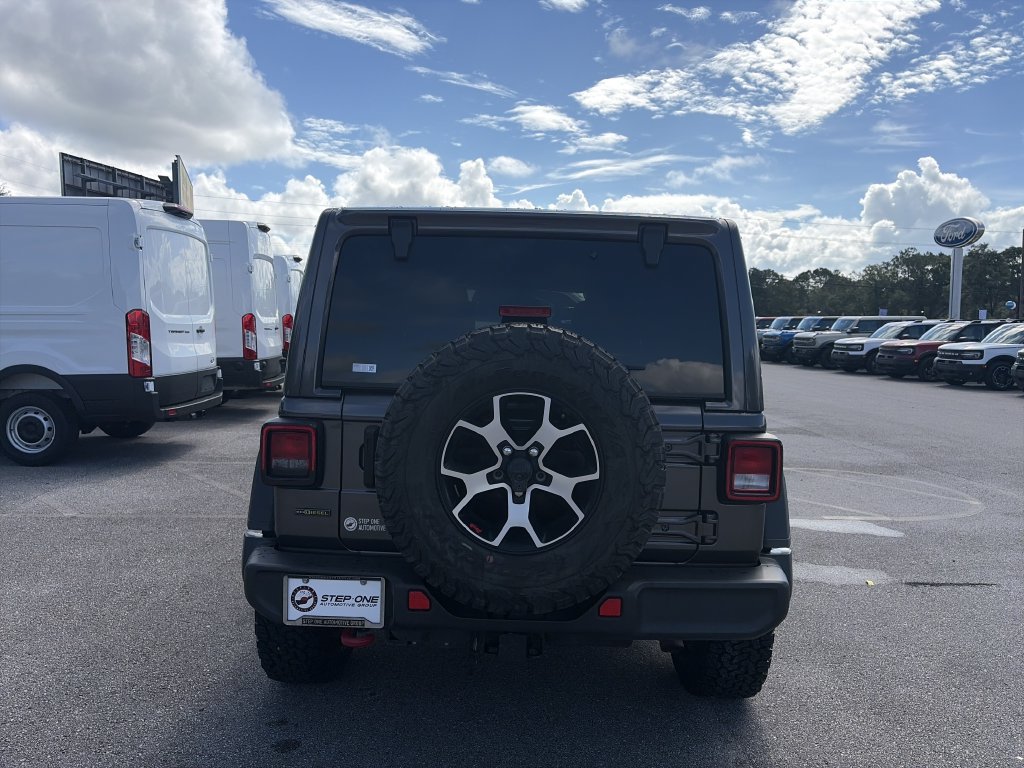 Used 2021 Jeep Wrangler Unlimited Rubicon w/ Cold Weather Group AWD/4WD image 6