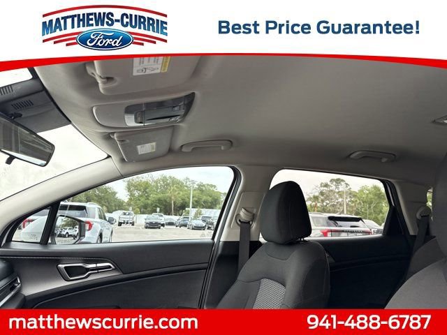 Used 2023 Kia Sportage LX image 11