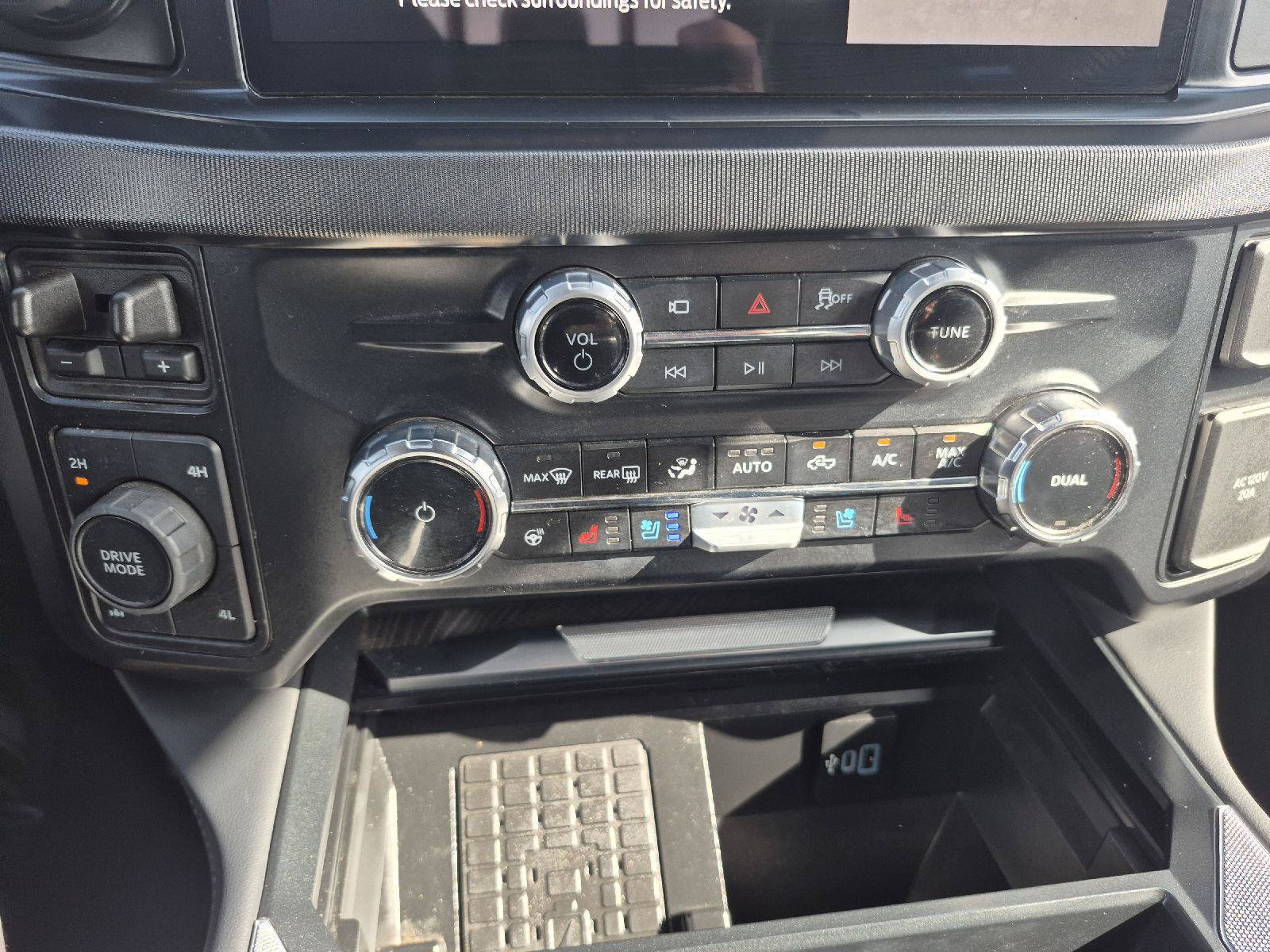 Certified 2025 Ford F250 Platinum AWD/4WD image 5