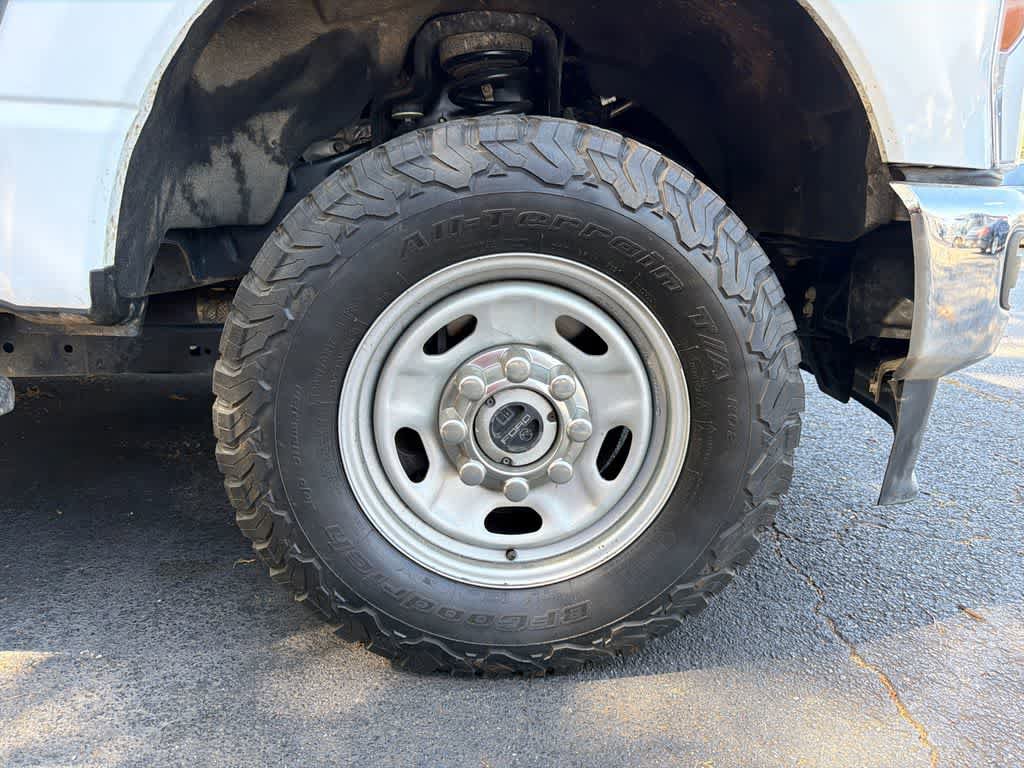 Certified 2024 Ford F250 XL w/ XL Chrome Package AWD/4WD image 4