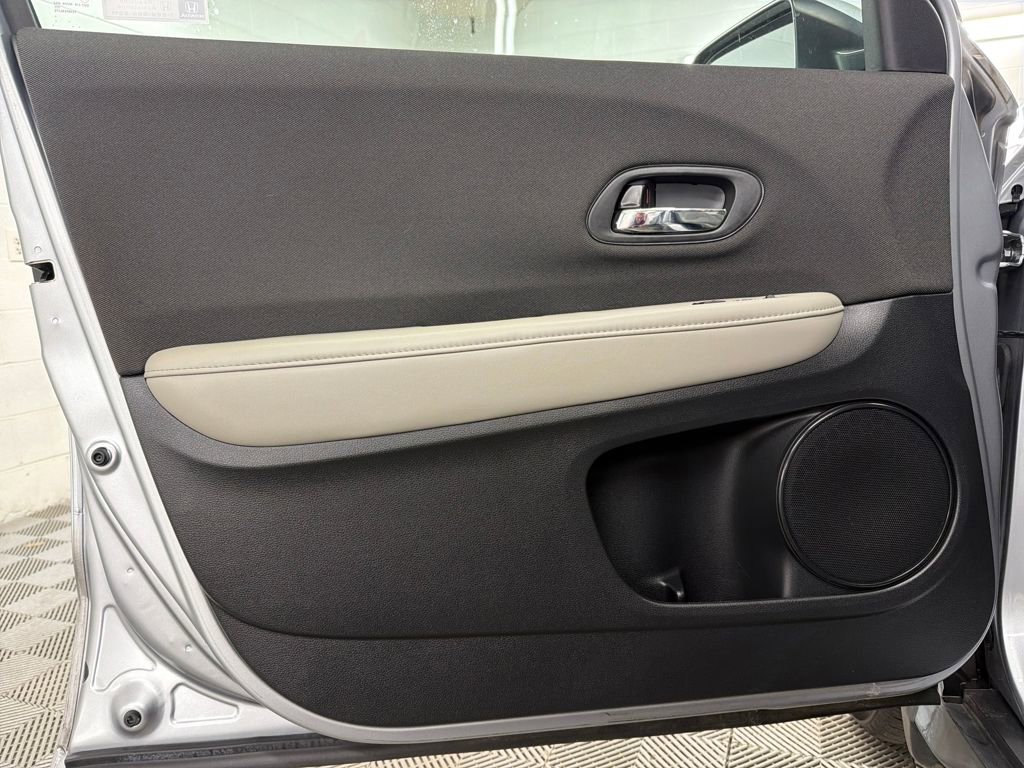 Used 2019 Honda HR-V LX image 15