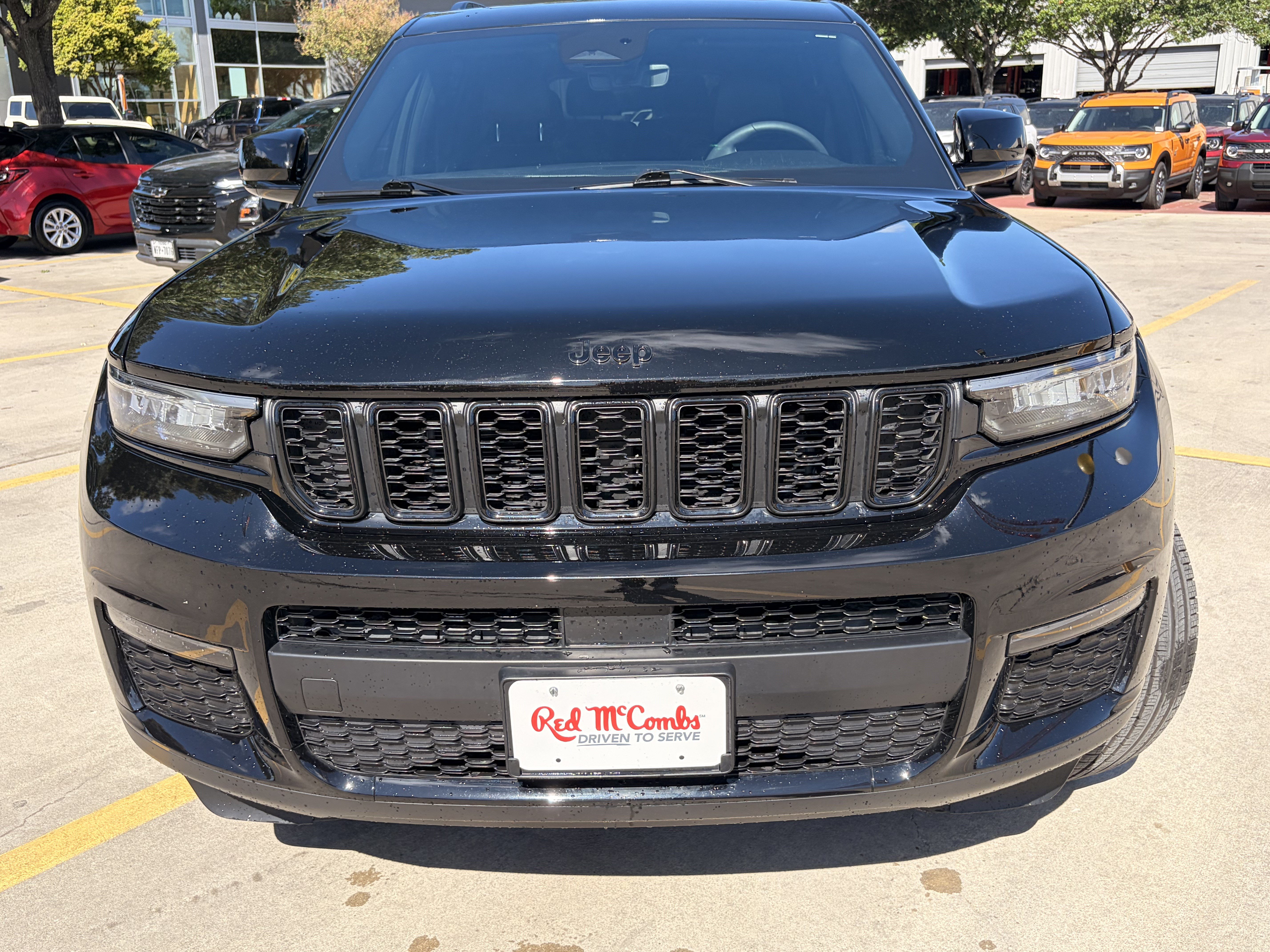 Used 2025 Jeep Grand Cherokee L Limited w/ Black Appearance Package AWD/4WD image 3