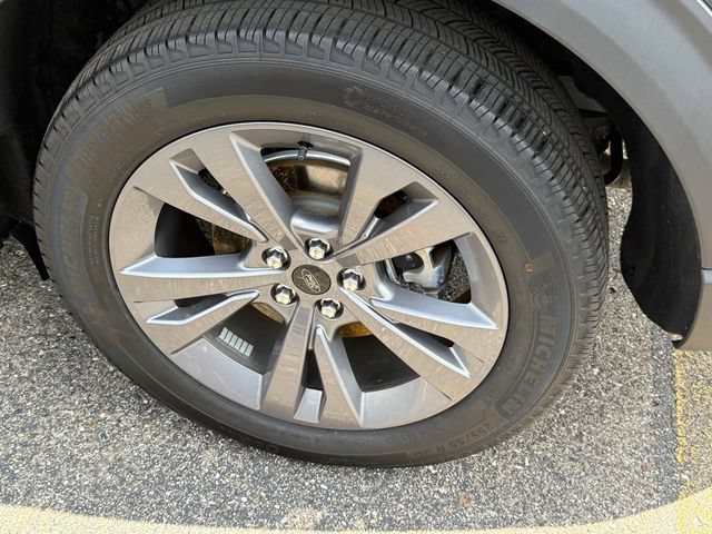 Certified 2023 Ford Explorer XLT w/ Equipment Group 202A AWD/4WD image 5
