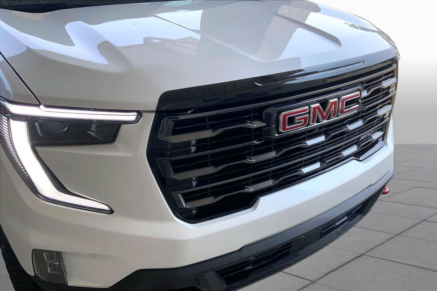 Used 2025 GMC Acadia AT4 w/ Luxury Package AWD/4WD image 30
