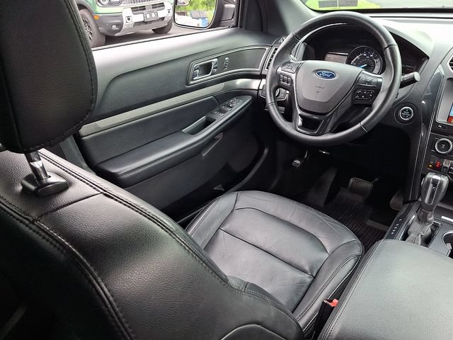 Certified 2018 Ford Explorer XLT w/ Equipment Group 202A AWD/4WD image 17