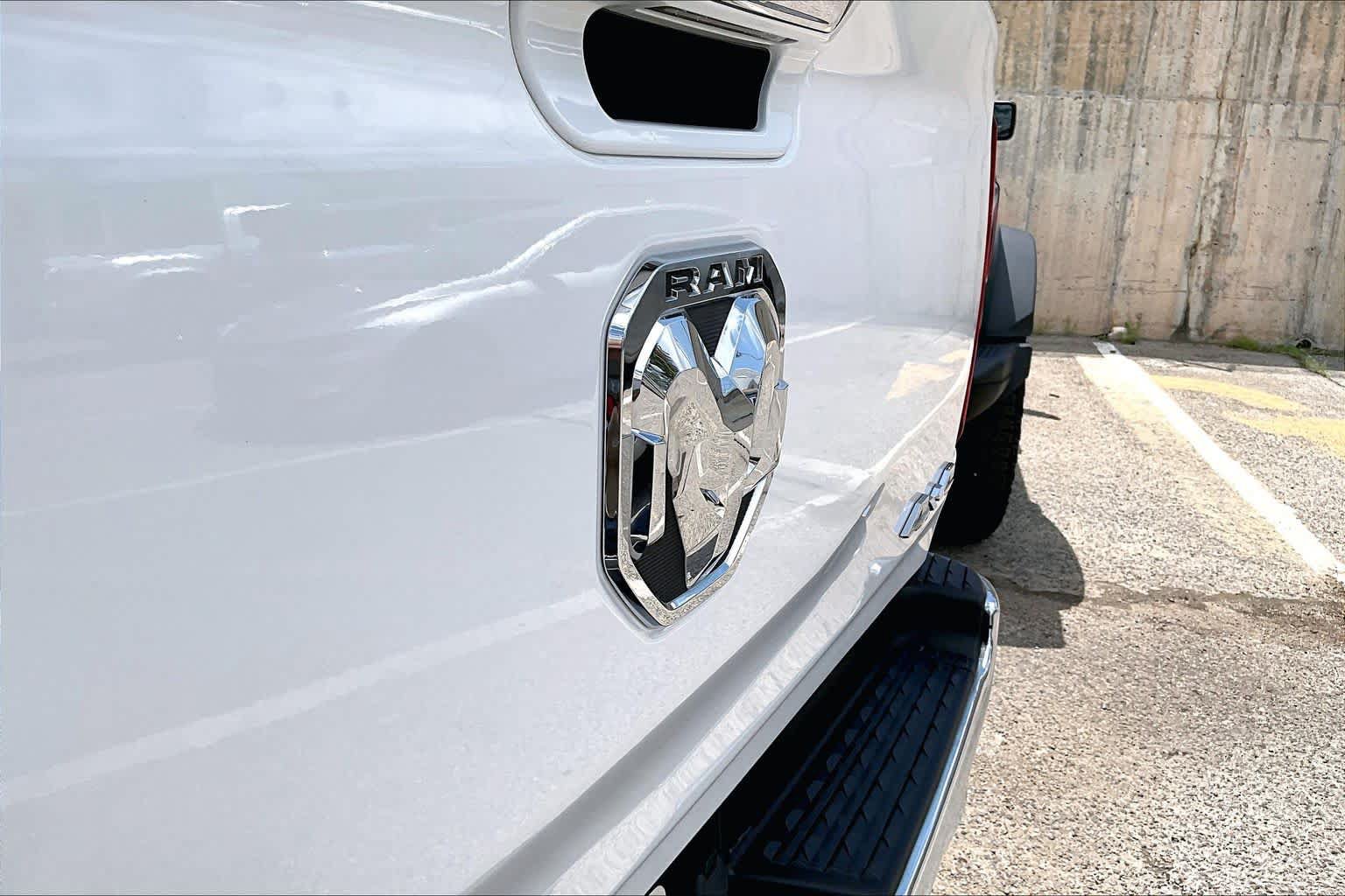 Used 2022 RAM 1500 Laramie AWD/4WD image 34
