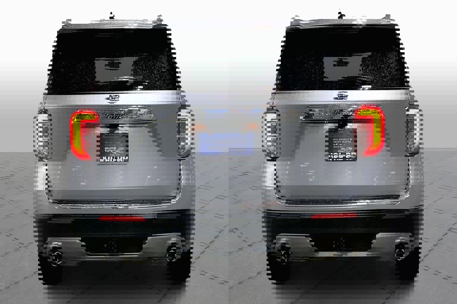 Certified 2022 Ford Explorer Limited w/ Equipment Group 301A image 4