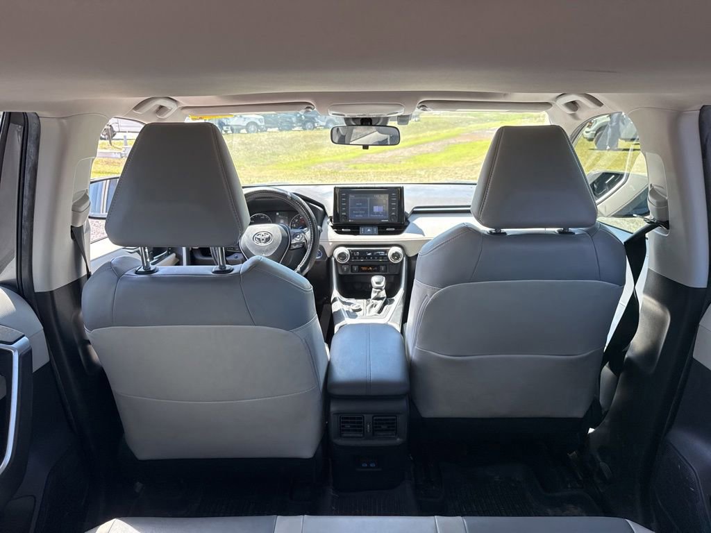 Used 2022 Toyota RAV4 XLE Premium image 18