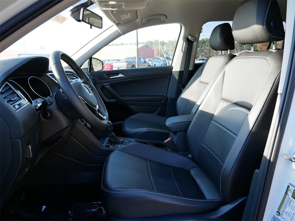 Used 2021 Volkswagen Tiguan SE image 14