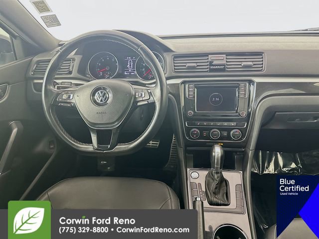 Used 2018 Volkswagen Passat 3.6 FWD image 25