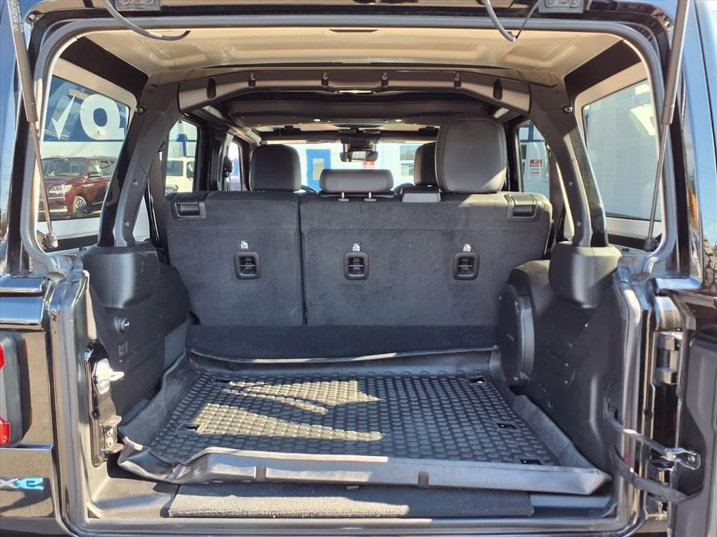 Used 2024 Jeep Wrangler Unlimited Rubicon 4xe image 6