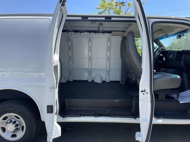Used 2021 Chevrolet Express 2500 w/ Driver Convenience Package RWD image 14