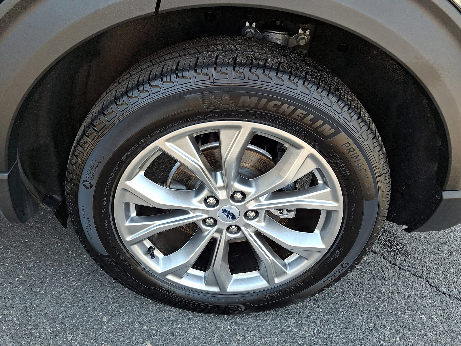 Certified 2023 Ford Explorer XLT w/ Equipment Group 202A image 28