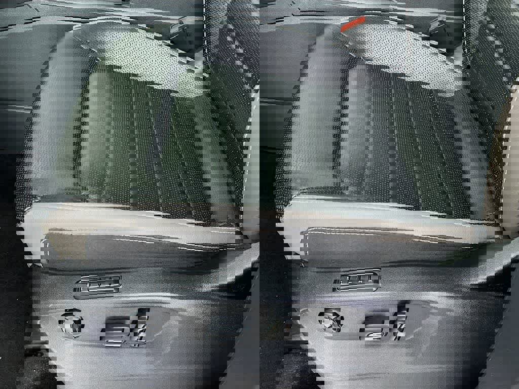 Used 2022 Volkswagen Atlas SEL Premium image 30