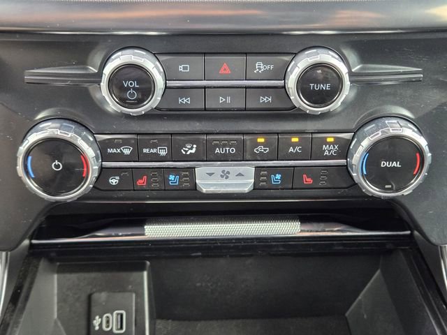 Certified 2025 Ford F150 Lariat w/ Equipment Group 501A Mid AWD/4WD image 18