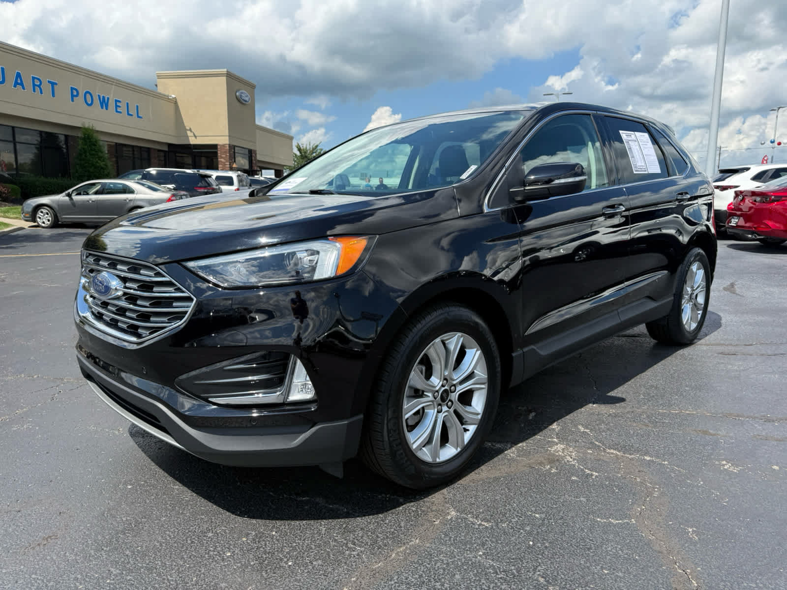 Certified 2024 Ford Edge Titanium AWD/4WD image 23
