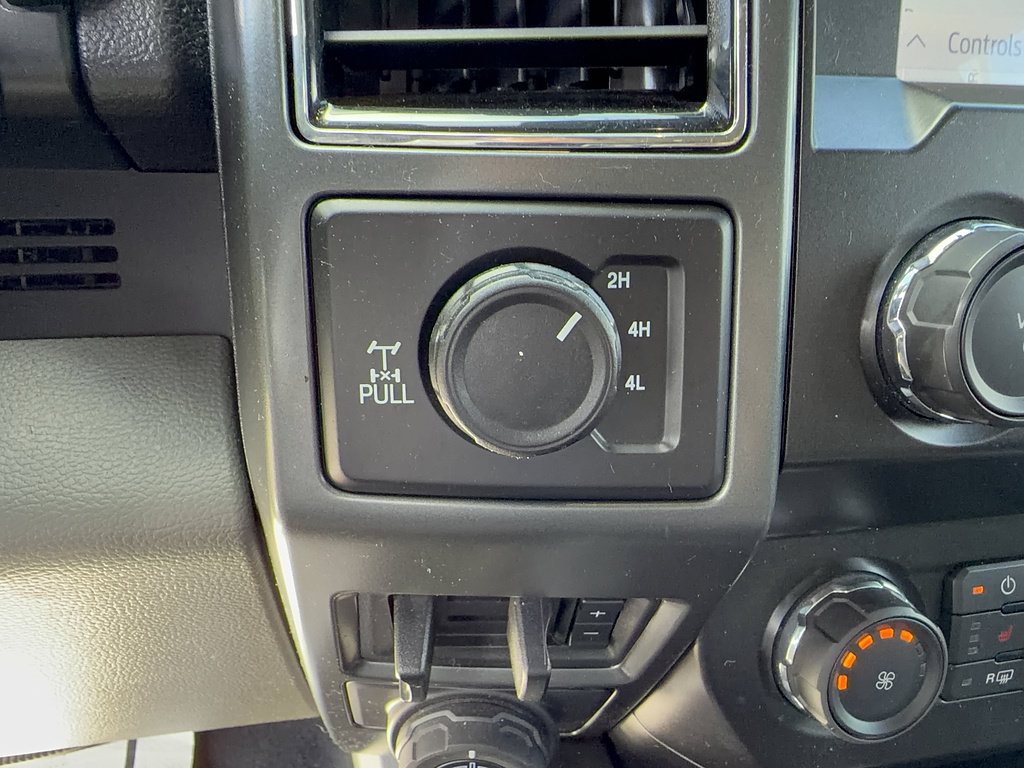 Certified 2021 Ford F250 XLT w/ XLT Premium Package AWD/4WD image 25