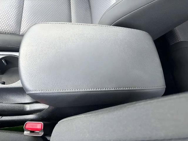 Used 2025 Kia Soul LX w/ LX Technology Package FWD image 30