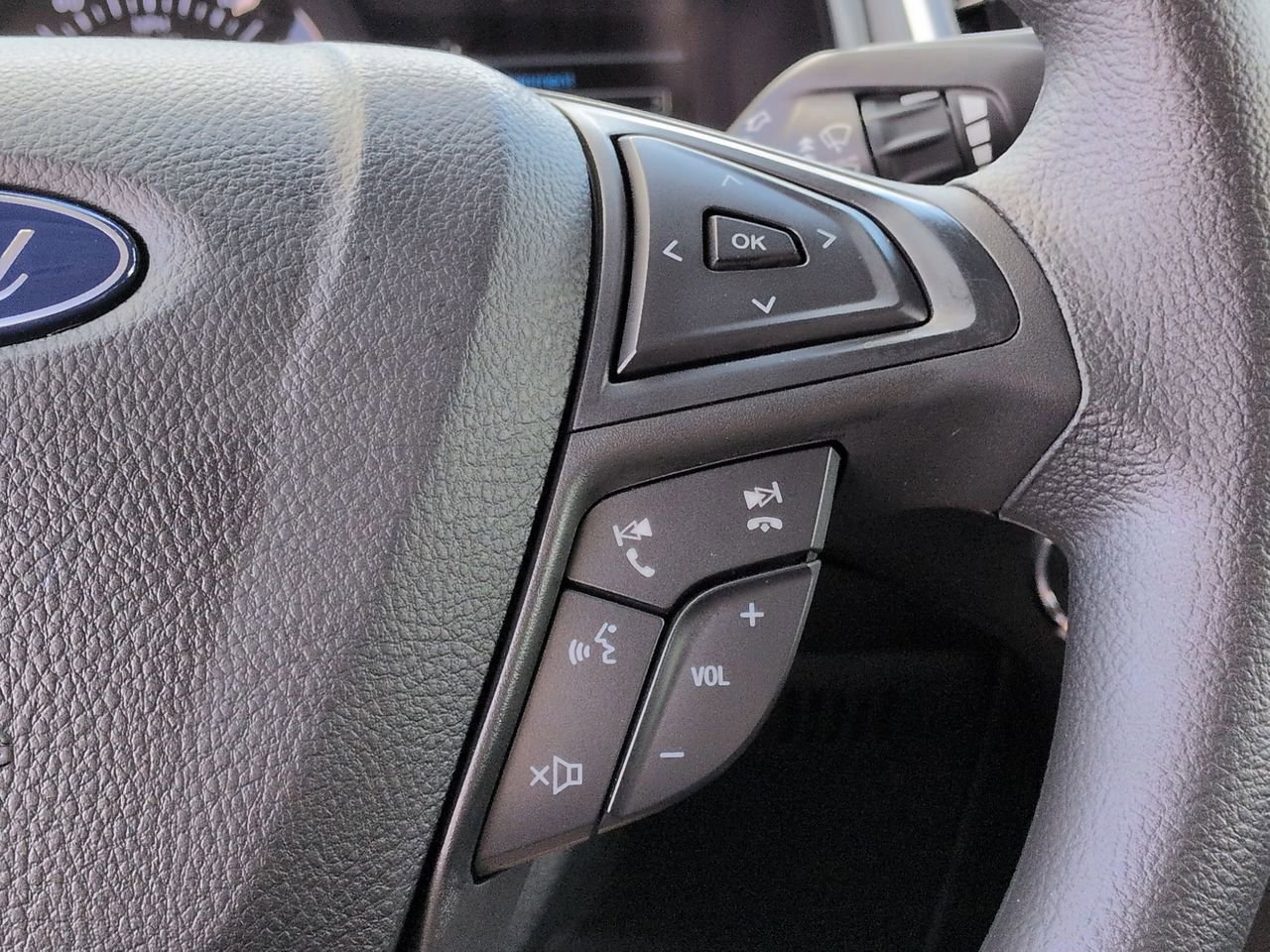 Certified 2022 Ford Edge SE w/ Black Appearance Package image 24