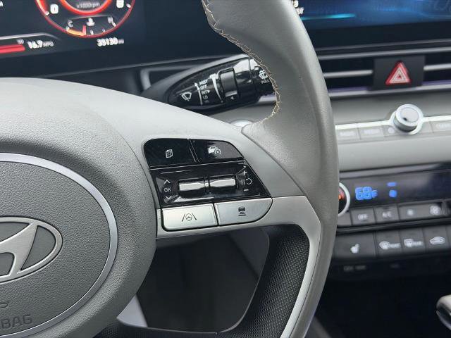 Used 2025 Hyundai Elantra SEL image 17
