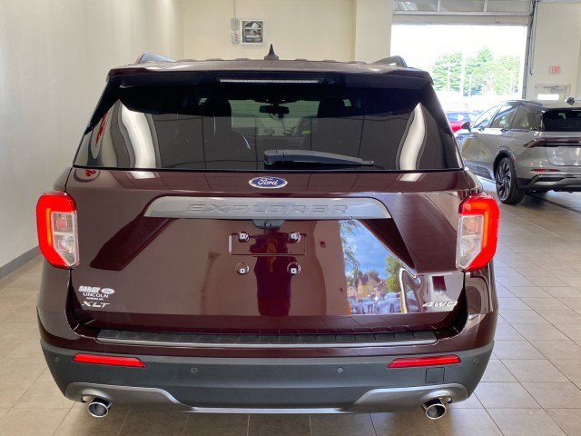Certified 2022 Ford Explorer XLT w/ Equipment Group 202A image 6