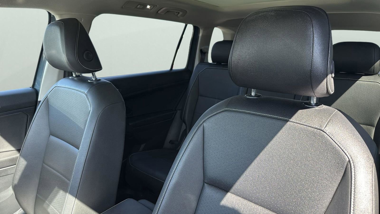 Used 2021 Volkswagen Tiguan SEL w/ 3-Row Tiguan MDO Package image 10