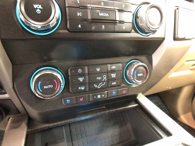 Certified 2021 Ford F450 Lariat w/ Lariat Ultimate Package image 17