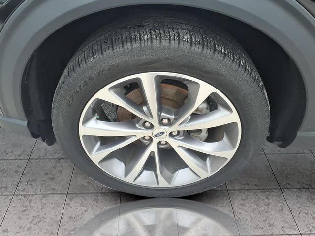 Certified 2025 Ford Explorer Platinum w/ Ultimate Package AWD/4WD image 6