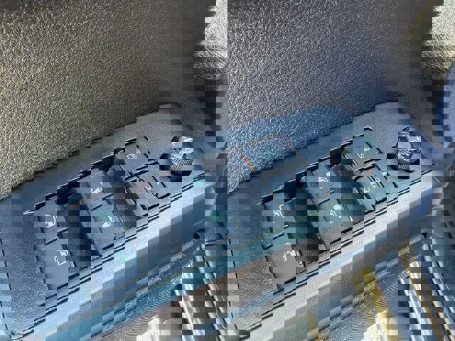 Used 2023 Toyota Tacoma TRD Off-Road w/ Technology Package AWD/4WD image 19