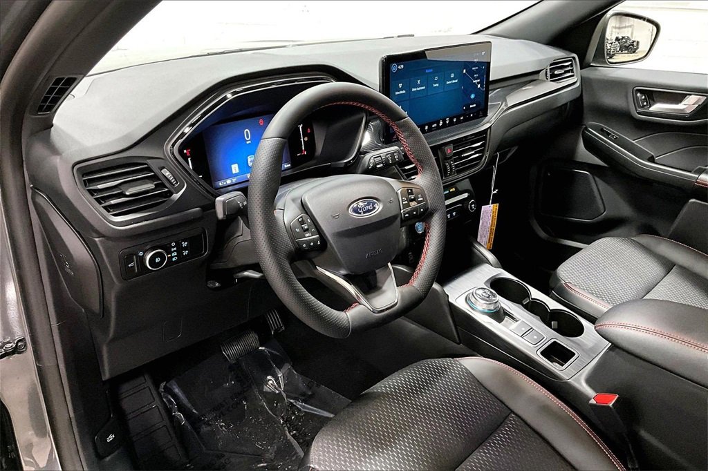Certified 2025 Ford Escape ST-Line Select w/ Tech Pack #1 image 13