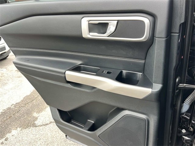 Certified 2022 Ford Explorer XLT w/ Equipment Group 202A image 19