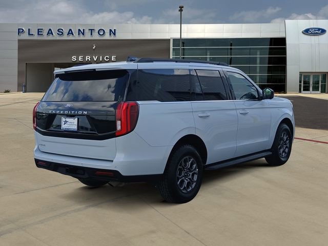 Certified 2025 Ford Expedition Active AWD/4WD image 5